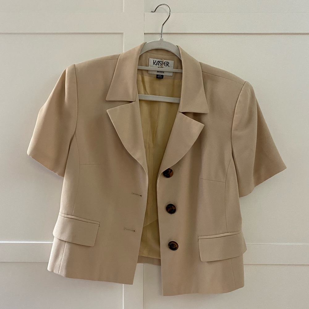 Vintage Short-Sleeve Tailored Blazer!